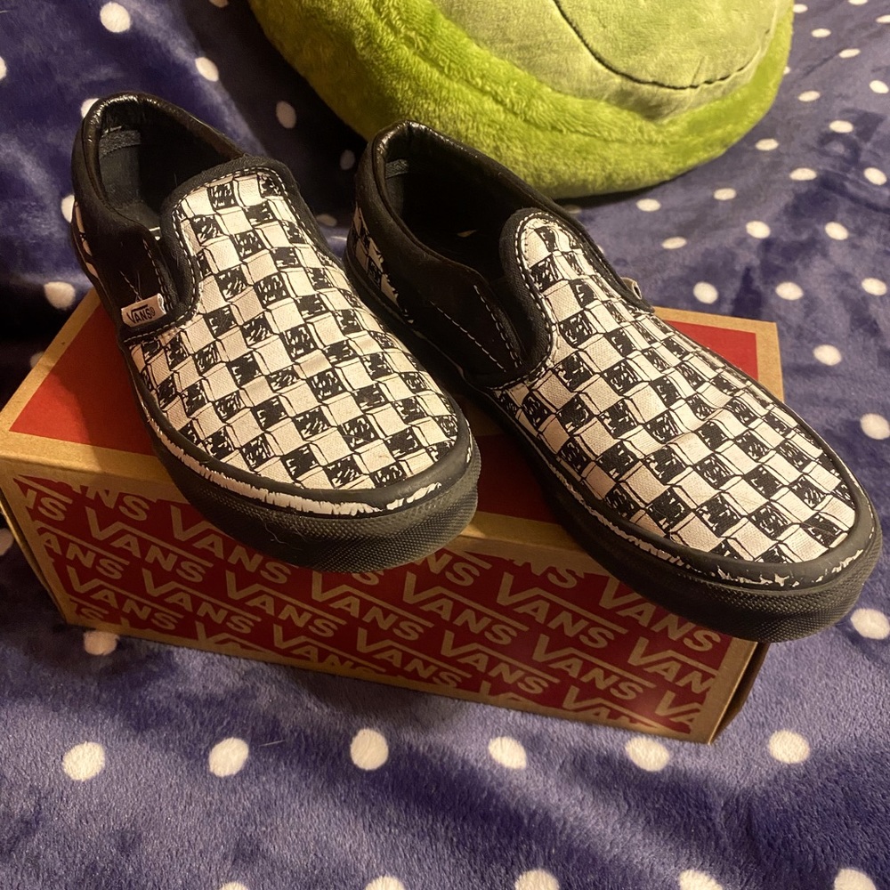 Kids Van checkerboard sketch size 2